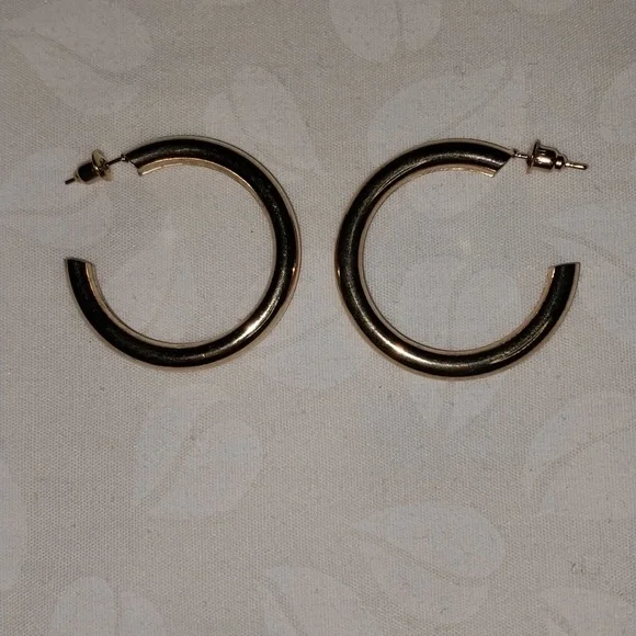 Pierced gold tone hollow hoop earrings - Picture 8 of 10